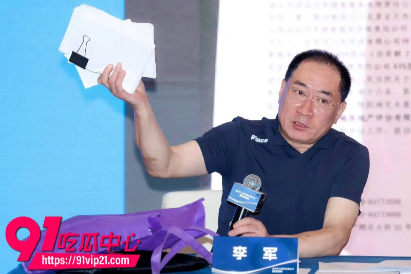 唱常回家看看的陈红李军夫妻双双出轨一个闯女主播家被抓一个被指偷了12亿5