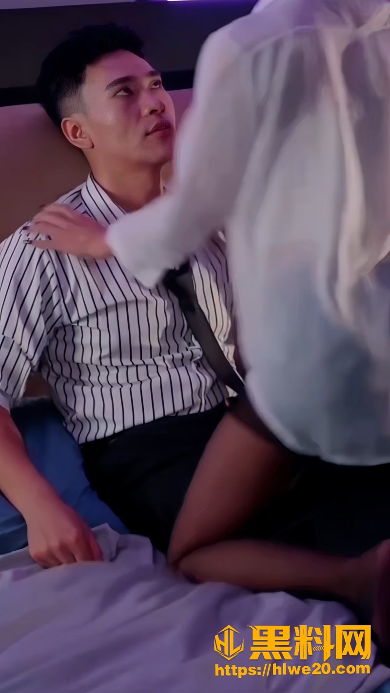 擦边短剧 好闺蜜把姐妹献给主人 姐妹双飞共侍一人的禁忌剧情