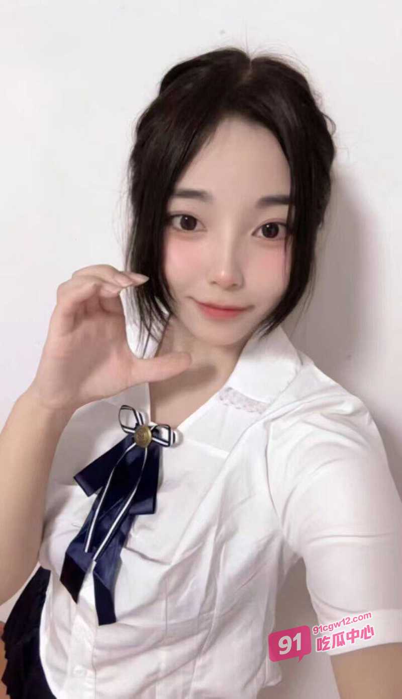 甜美双马尾骚货酱梓菜 被包养调教沦为母狗 骚舞足交样样精！ 配图2