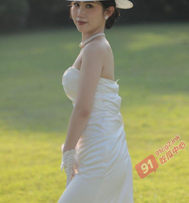 天上飞机最快 地上眼镜最骚～山东00后眼镜反差婊崔晓可 被网友调教视频曝光 目前已结婚！