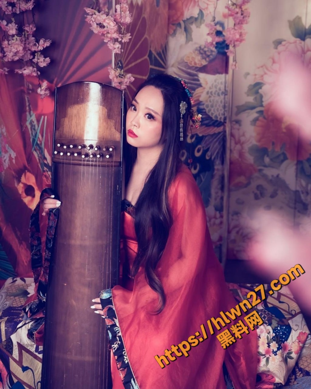 极品大奶辣妹 Joyc 反差曝光 精神小妹与金主视频裸聊 跳蛋自慰揉奶子骚态！