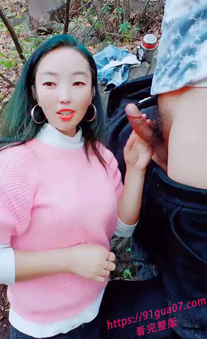 美艳少妇野外被控节奏 口活配合度惊艳众人 配图2