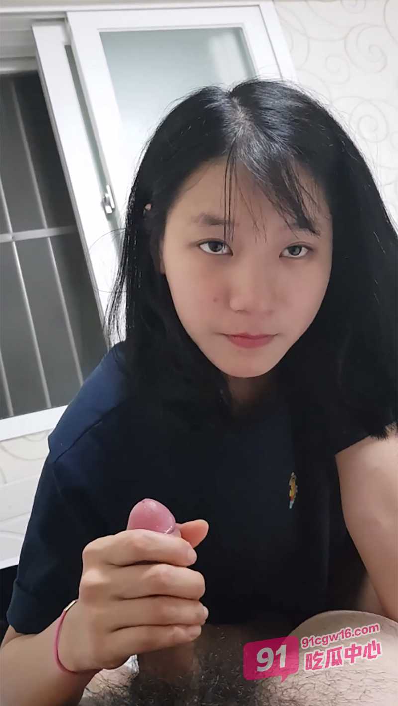 上海反差眼镜娘李琦～外表纯良内心里淫荡 口活舌功天花板存在！ 配图6