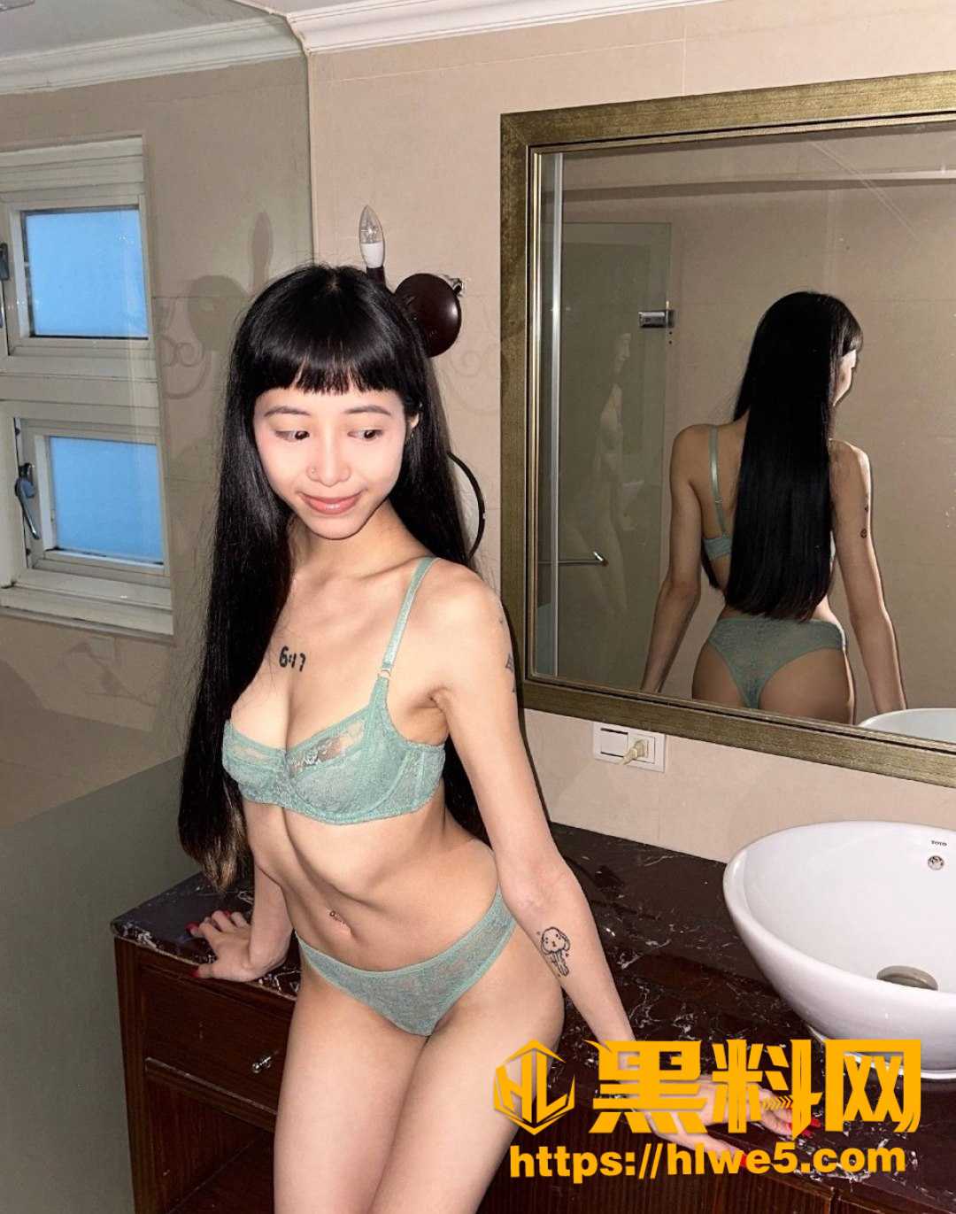 有纹身的高颜值外拍模特 户外调教写真合集 为了钱答应摄影师大白天口交 太会玩了