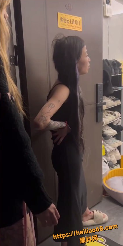 潮汕精神小妹 新年打架现场 衣服撕烂地上打滚 集美的战斗总是那么朴实无华