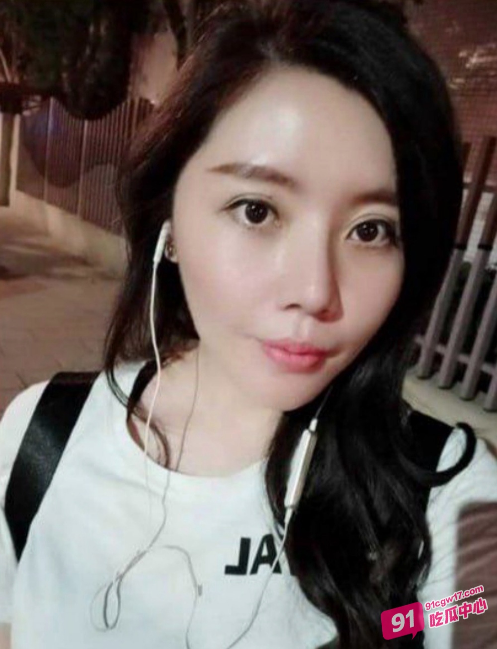 七岁男孩为游戏皮肤偷拍妈妈裸照换皮肤 微信交易群聊与不雅视频流出曝光 配图8