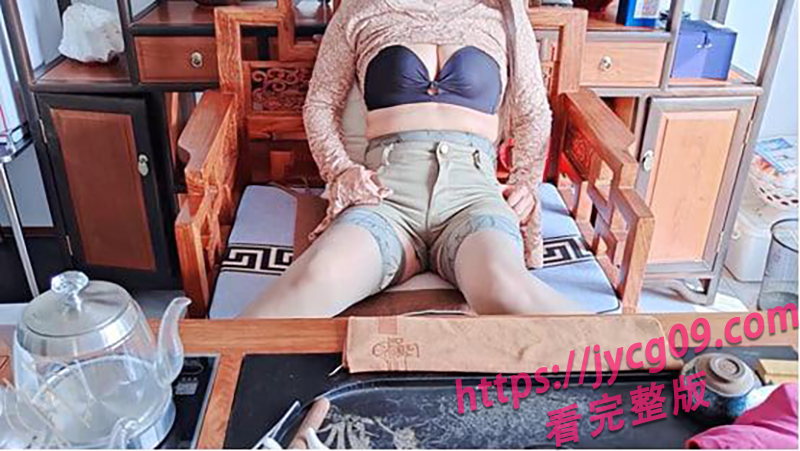 「叔嫂乱伦」周末加班变淫乱约会！和嫂子办公室偷情~ 配图7