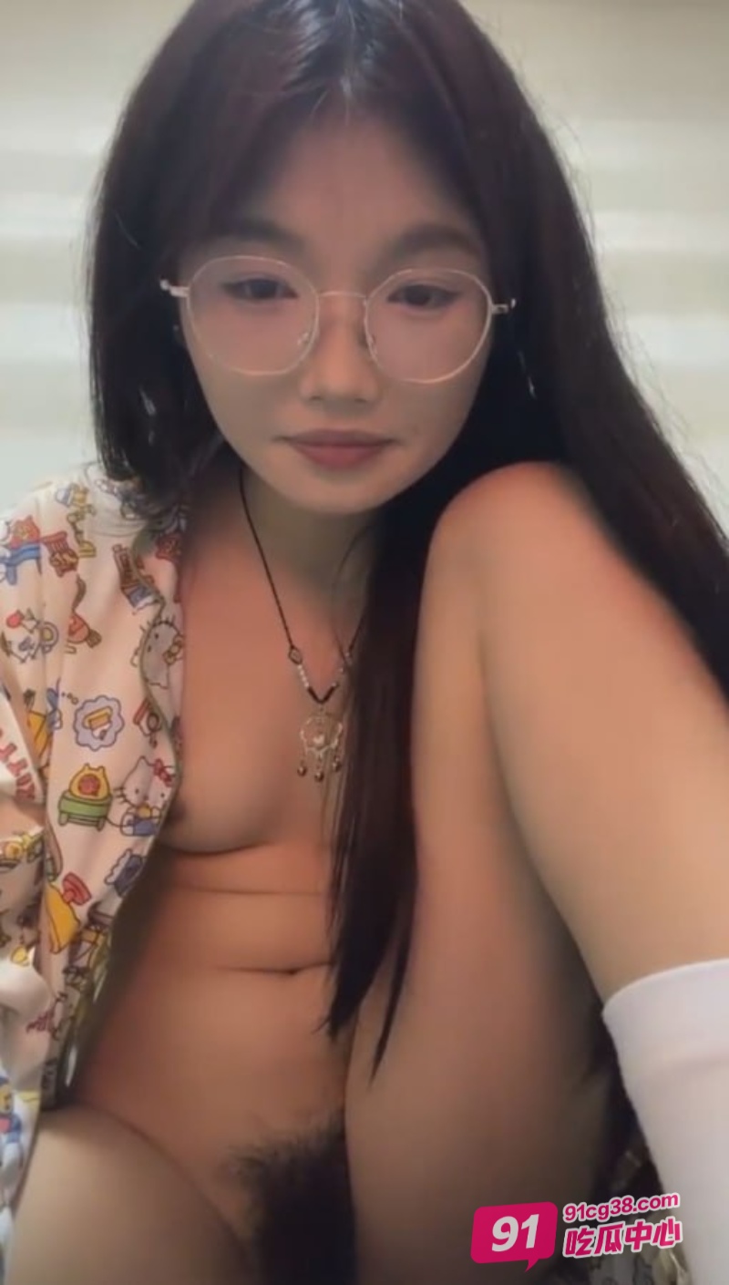 困困兔最新作震撼来袭！清纯学妹宿舍自慰爆火后越玩越刺激了～ 配图5