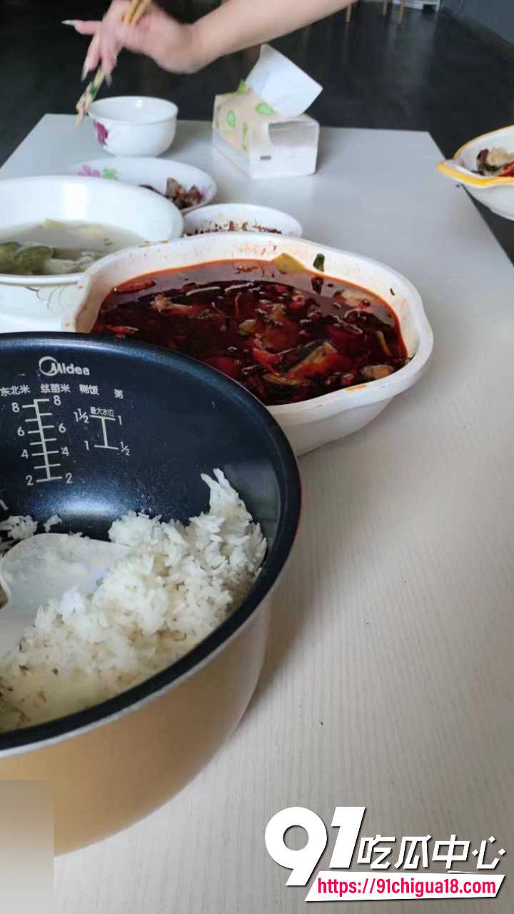 海角乱伦巨乳妈妈首次骑乘摇晃2