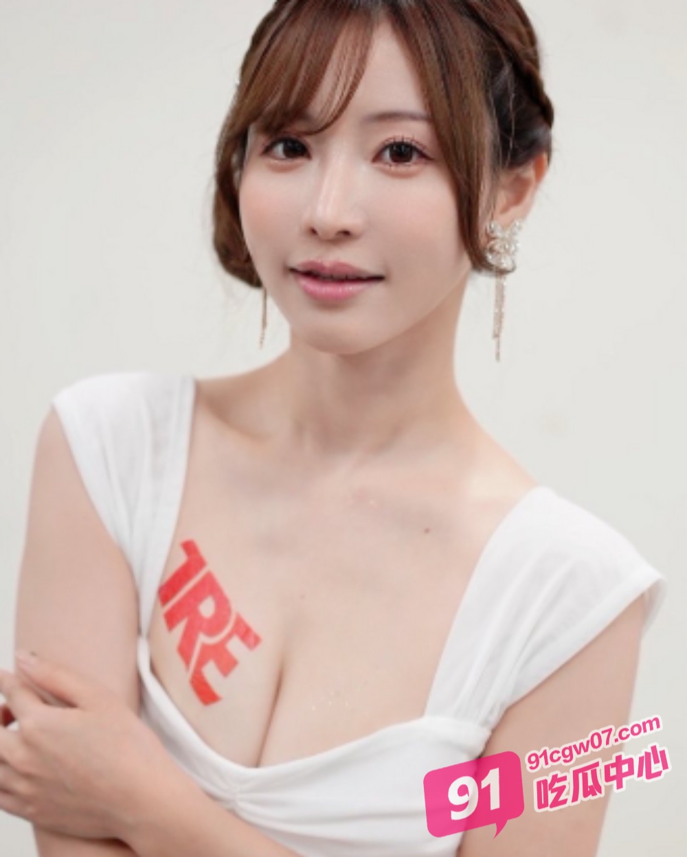 性感职场女神街头遇袭 废弃工厂内沦为工地大叔胯下母畜 轮奸玩弄越反抗越兴奋！