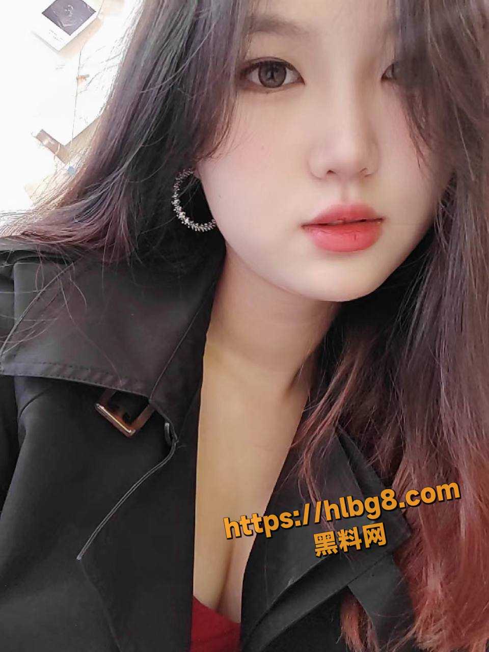 河北沧州师范学院 冯悦欢 宿舍和男同学裸聊被曝光 揉奶掰穴挑逗 让人血脉喷张