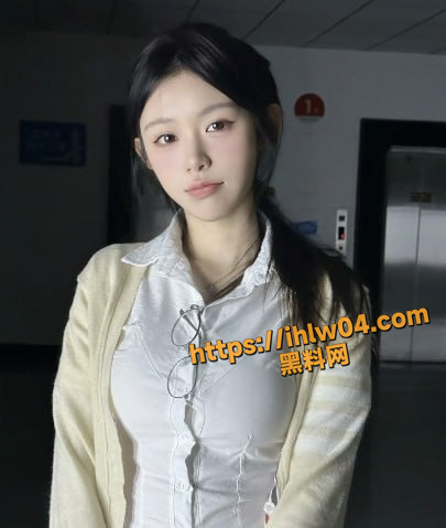 反差长腿白虎眼镜妹 洗澡洗出的性欲 那就用无套来征服