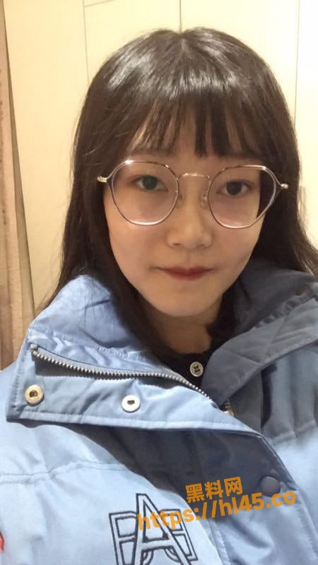 四眼学生妹遭渣男操爱泄密 看着脸蛋一般的她脱光衣服那一刻就是逆天的极品哦！