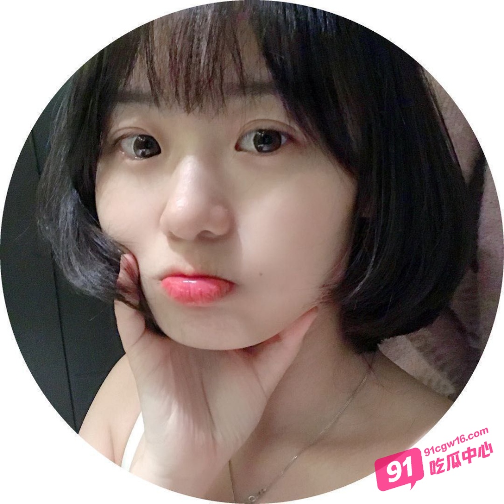 00年的妹妹陈清华外表超清纯的玉女 但背地里特别的骚穿着黑丝被猛男爆操 配图3