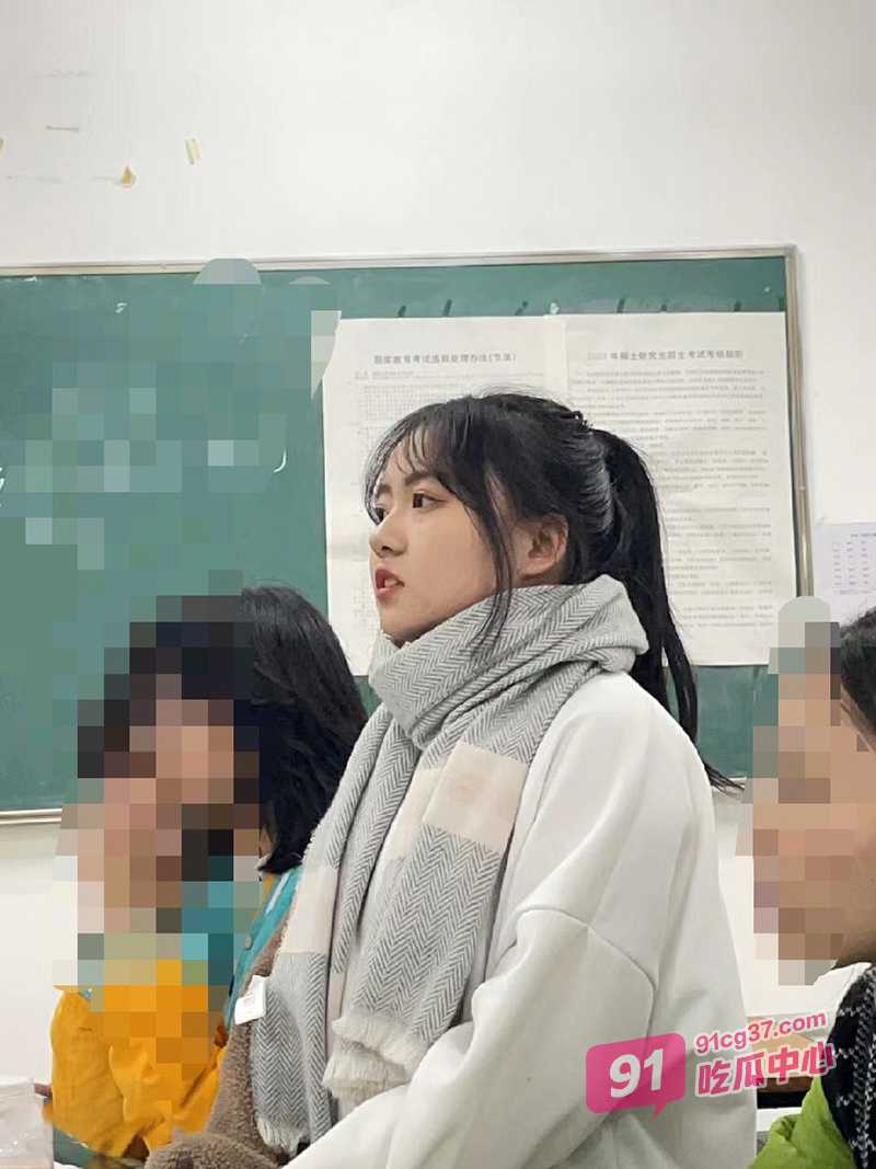 山东师范大学美伢 身穿多种情趣衣诱惑男伴 翘起肥臀不停挑逗 真欠干啊！ 配图2
