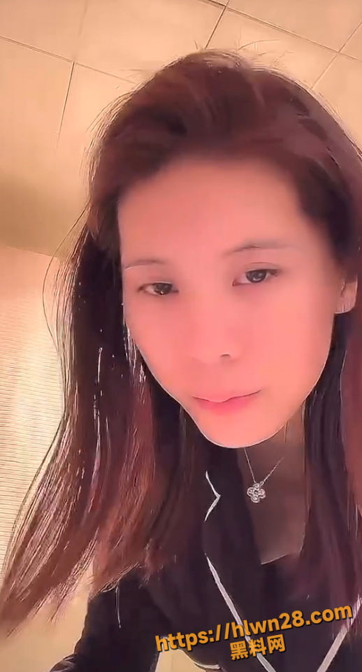 抖音快手走光露点系列合集 各大美女露出超刺激 嫩逼奶蹦录屏爽射鸡巴引爆热议！