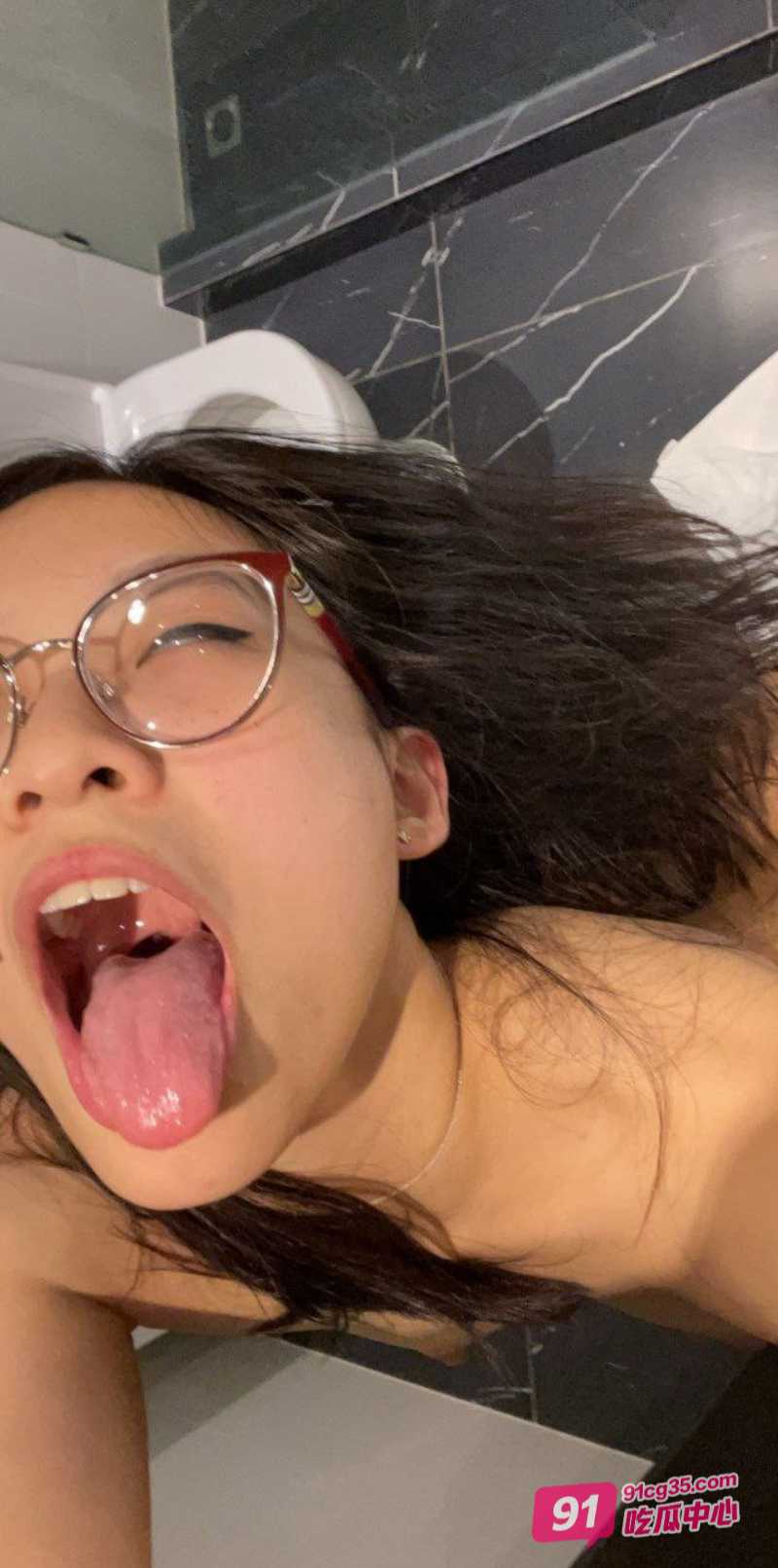澳大利亚留学舞蹈生吴珺珊大量性爱私拍被曝 清纯女神到放荡尤物的蜕变 配图4