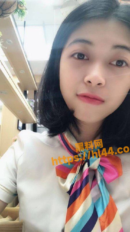 广州网瘾少女自拍性爱视频 边玩王者边吃鸡巴挨操 这样也能拿5杀！