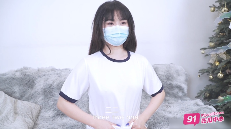 台北娜娜扮演清纯学妹被摄影师诱奸 最后彻底沦陷在摄影师胯下 配图