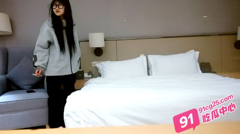 以为约到良家？实则百战骚鸡 合肥反差婊陆依婷与炮友开房视频曝光