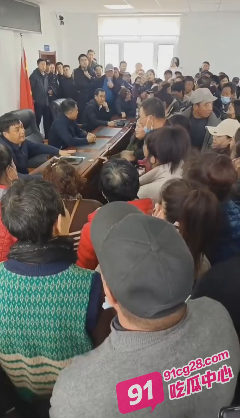 黑龙江讷河：新农合暴雷 数百存款人围巡视组驻地爆冲突！