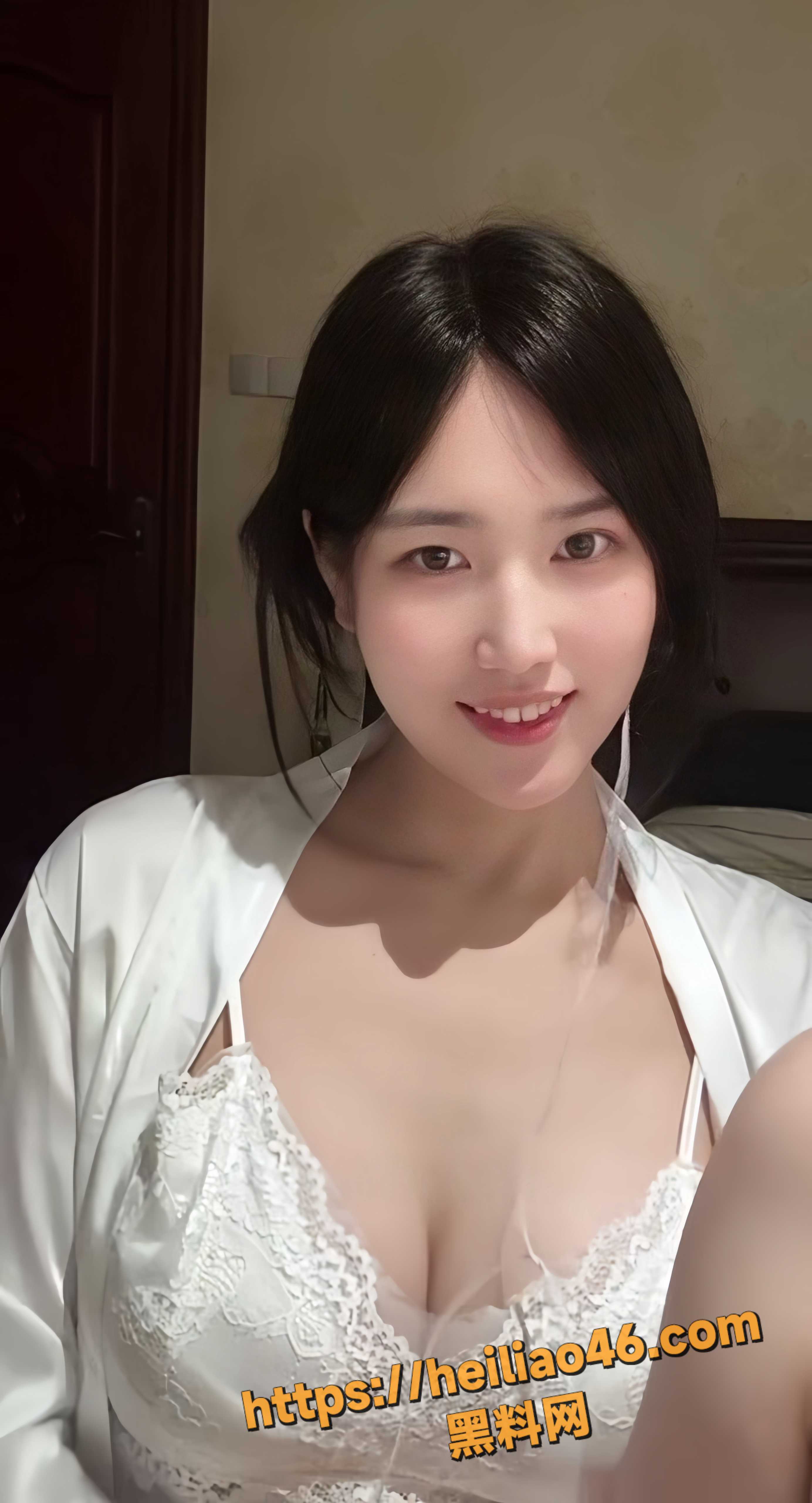 小羽ASMR 首次露点视频流出 高颜值木瓜奶口交假屌 谁顶得住这波声色双杀？