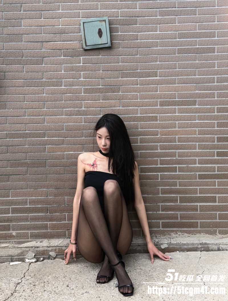 上海天菜女大 王萱 在校期间被金主包养 1