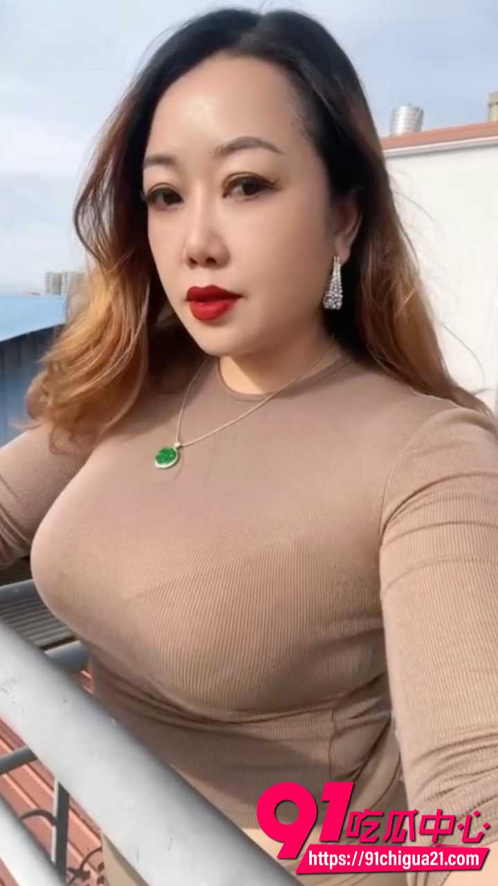 云南翡翠老板娘金惠芸大奶肥臀私拍福利4 云南翡翠老板娘金惠芸大奶肥臀私拍福利4