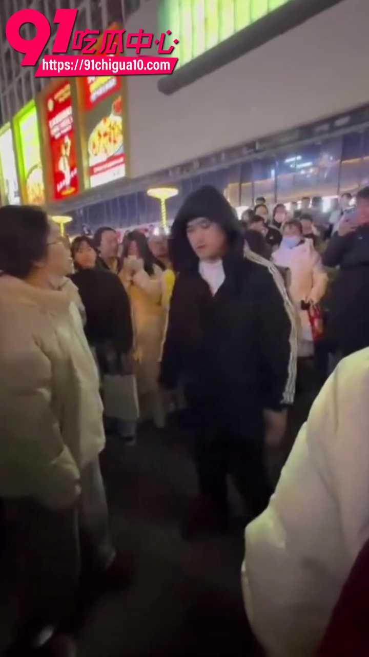 大连街头惊爆原配抓奸大战8
