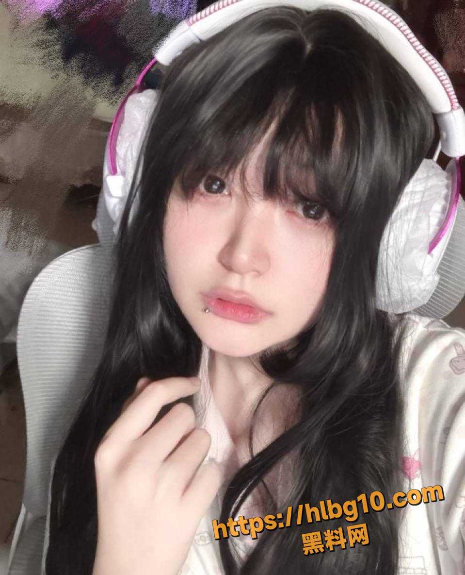 御萝双修高颜少萝 保安 推特名zgo3o 带来美腿玉足黑丝白丝自录美图 供大家欣赏