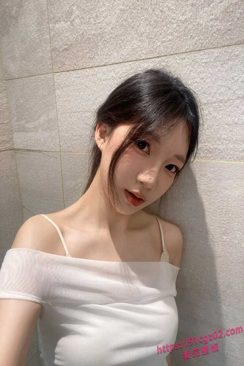 港女怒曝前男友新欢不雅视频 撕逼大战升级！