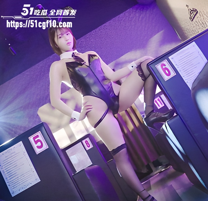 日本F2C无码AV 唯井真寻 化身兔女郎深喉吞吐肉棒 无套骑乘内射灌满子宫！