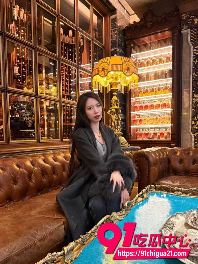 江苏混圈名媛王诗琦白天优雅旗袍仙女 夜里被小富二代调教成专属母狗！9