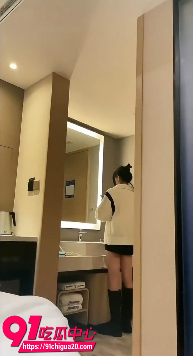 四川传媒学院校花朱雅文被男友背刺曝光大尺度性爱自拍2 四川传媒学院校花朱雅文被男友背刺曝光大尺度性爱自拍2