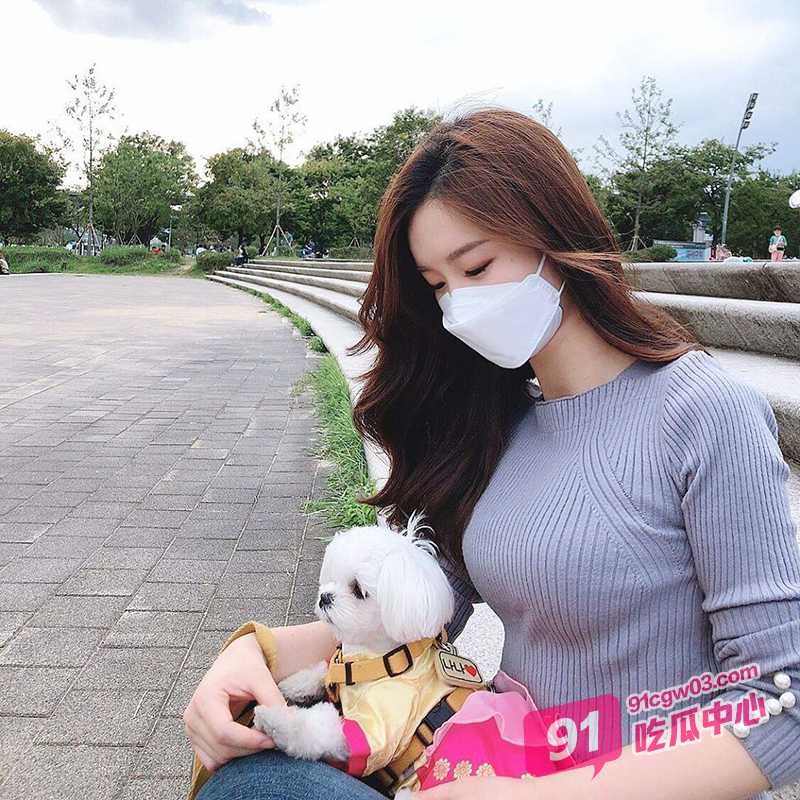 长沙情侣性爱真实私拍泄密 口活很棒舔蛋吸吮 淫荡中带着一丝娇羞！ 配图2