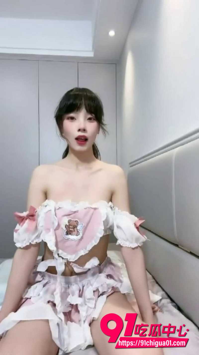 清纯反差骚妹梦梦3 清纯反差骚妹梦梦3