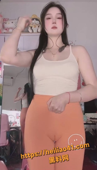 快手网红 小圆圆 巨乳肥臀抖奶顶B 阿黑颜骚舞 骆驼趾紧身裤全露 账号封禁后珍藏版视频曝光！