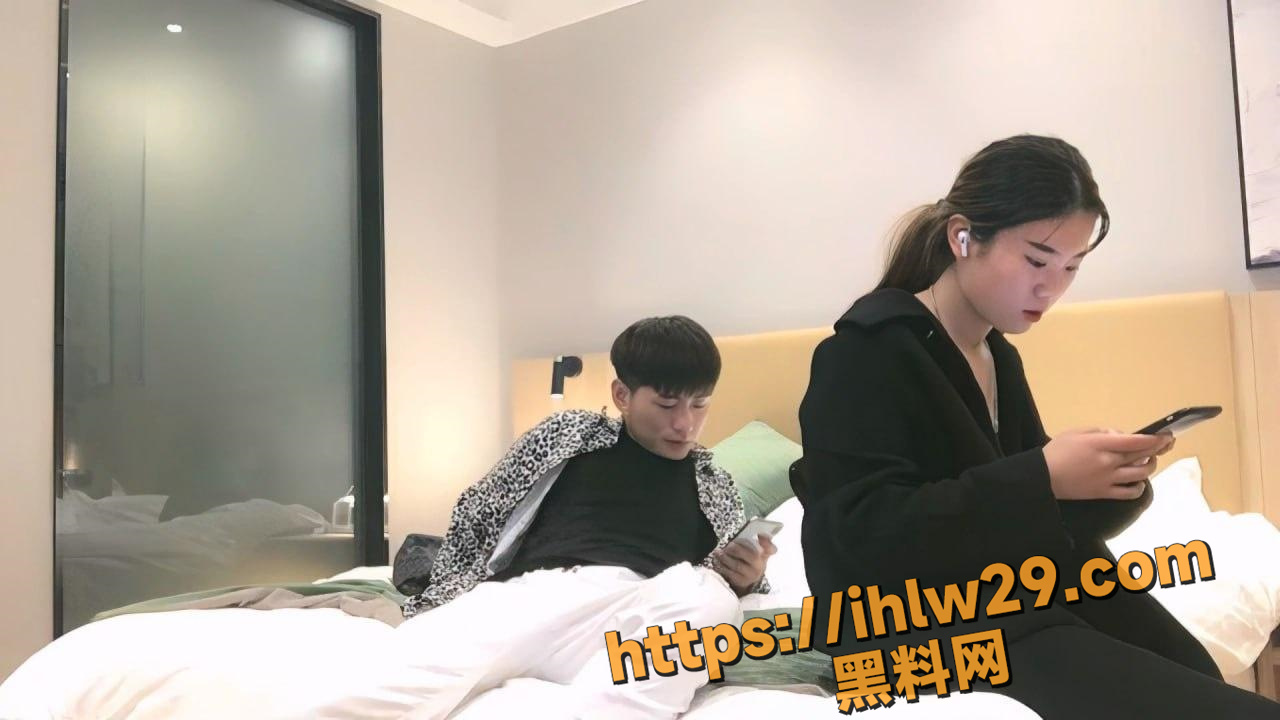 约炮大神酒店私会良家气质少妇 一顿操作猛如虎终是架不住少妇主动要上位乘骑 贵在真实！