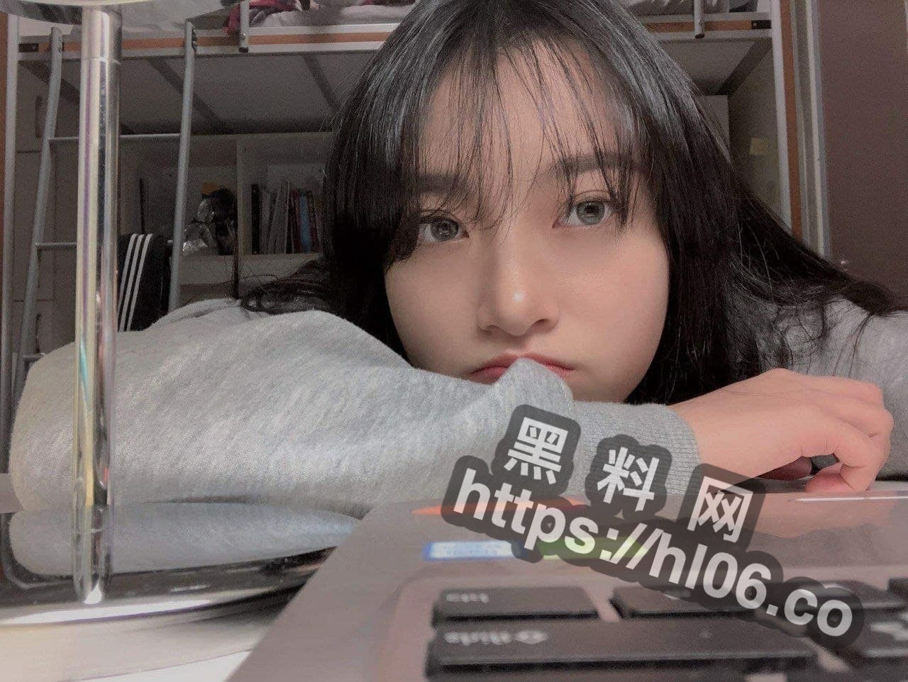 分手后高颜值前女友性爱私密视频遭曝光！满脸享受性爱带来的愉悦感，吃鸡颜射劲爆画面