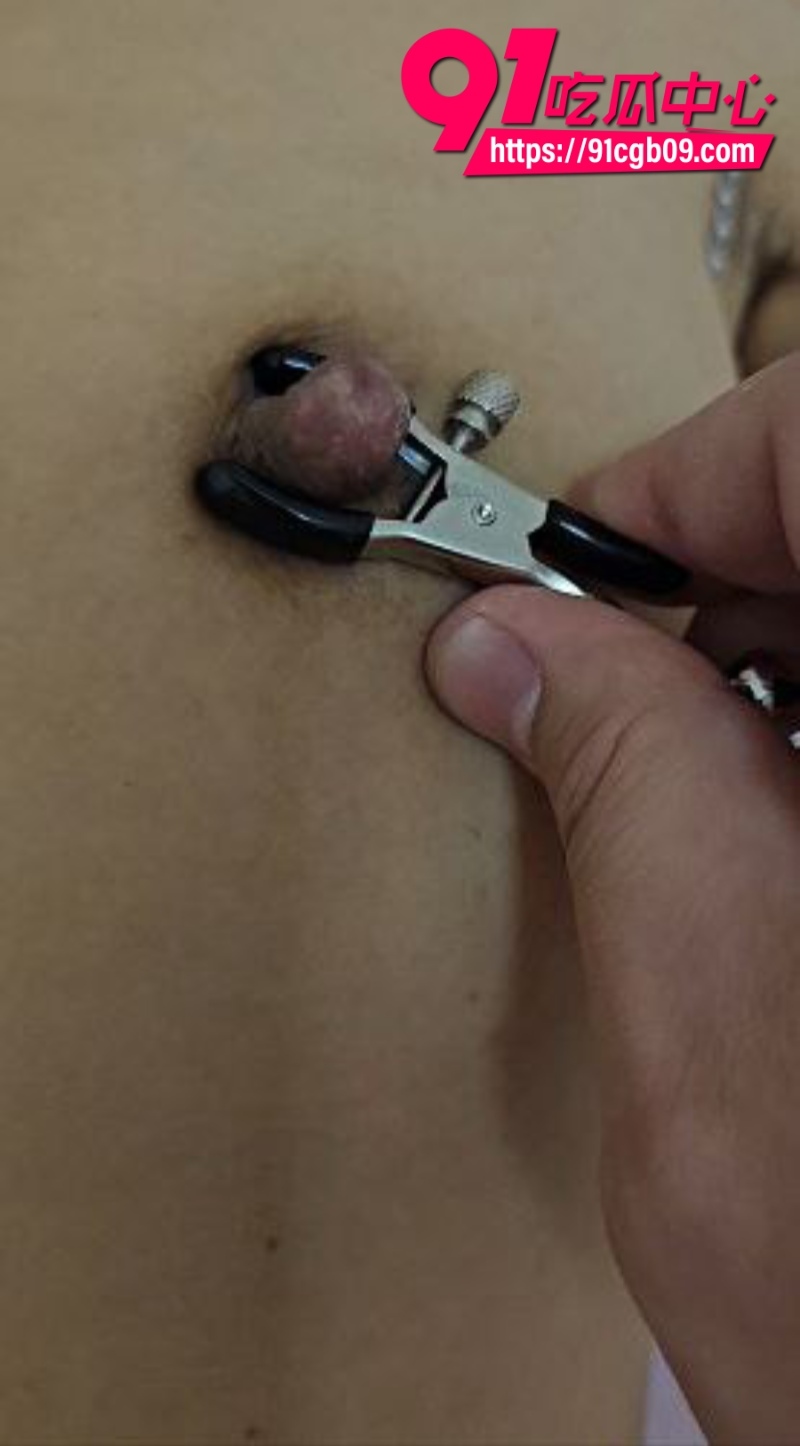 拿着调教工具双通表姐4 拿着调教工具双通表姐4