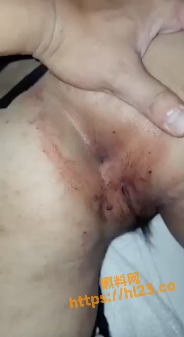 小姐来事大哥不让走！直接闯红灯直入淫穴～对话更是有意思！