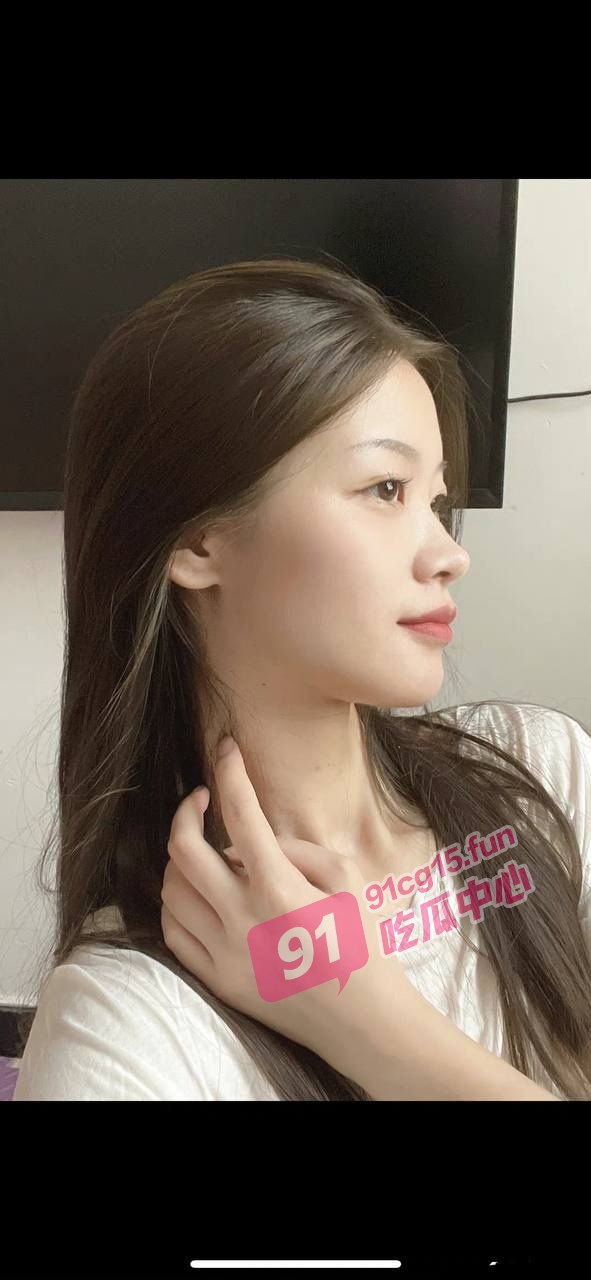 四川音乐学院张玉婷～刚刚毕业就找到了“好工作”    就是这工作强度有点大呀！