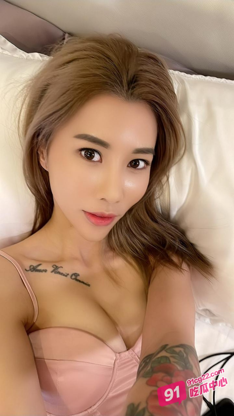 新加坡网红Tay ammy淫乱新作 女女互舔 各种骚片直呼过瘾！ 配图13