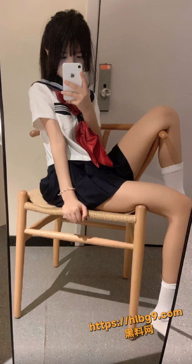 抖音32w粉丝网红 部也是卜过门付费视频 揭秘超嫩小萝莉的真实生活 自慰揉胸好反差！
