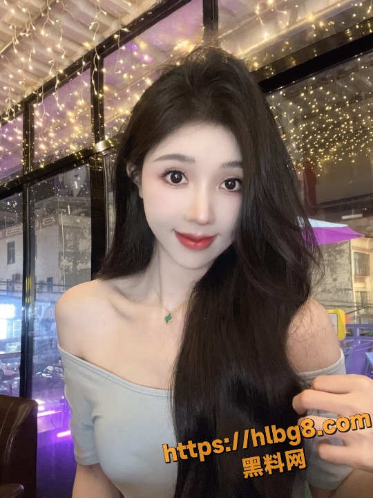 反差婊女神好似抖音女网红 林一甜一 御姐的火辣又高挑的身材 黑丝连体情趣服 这样的抱起来就是干!