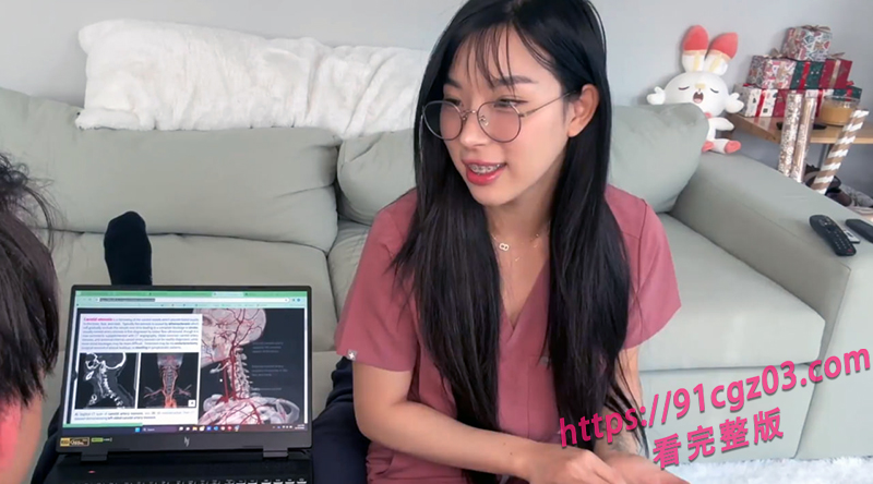 崇洋媚外亚裔女优Elle Lee 与洋男友私拍精彩合集