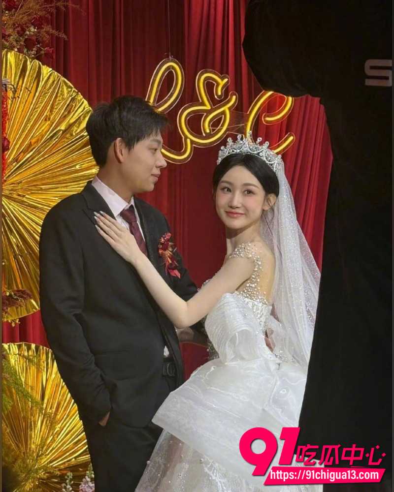假富二代真男名媛李瑞滨 20