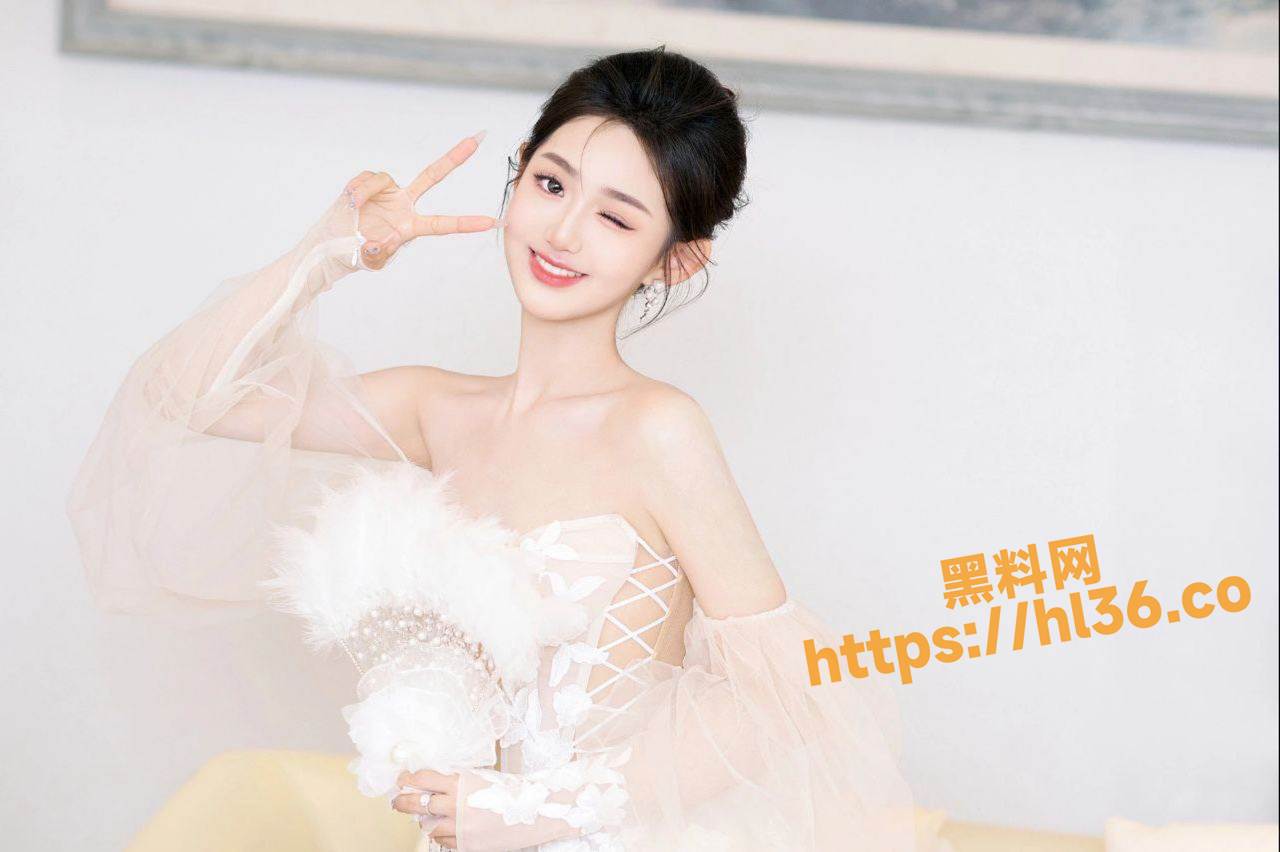 00后的新娘刚结婚就迫不及待的和炮友开放操逼 叫声动听逼还很紧