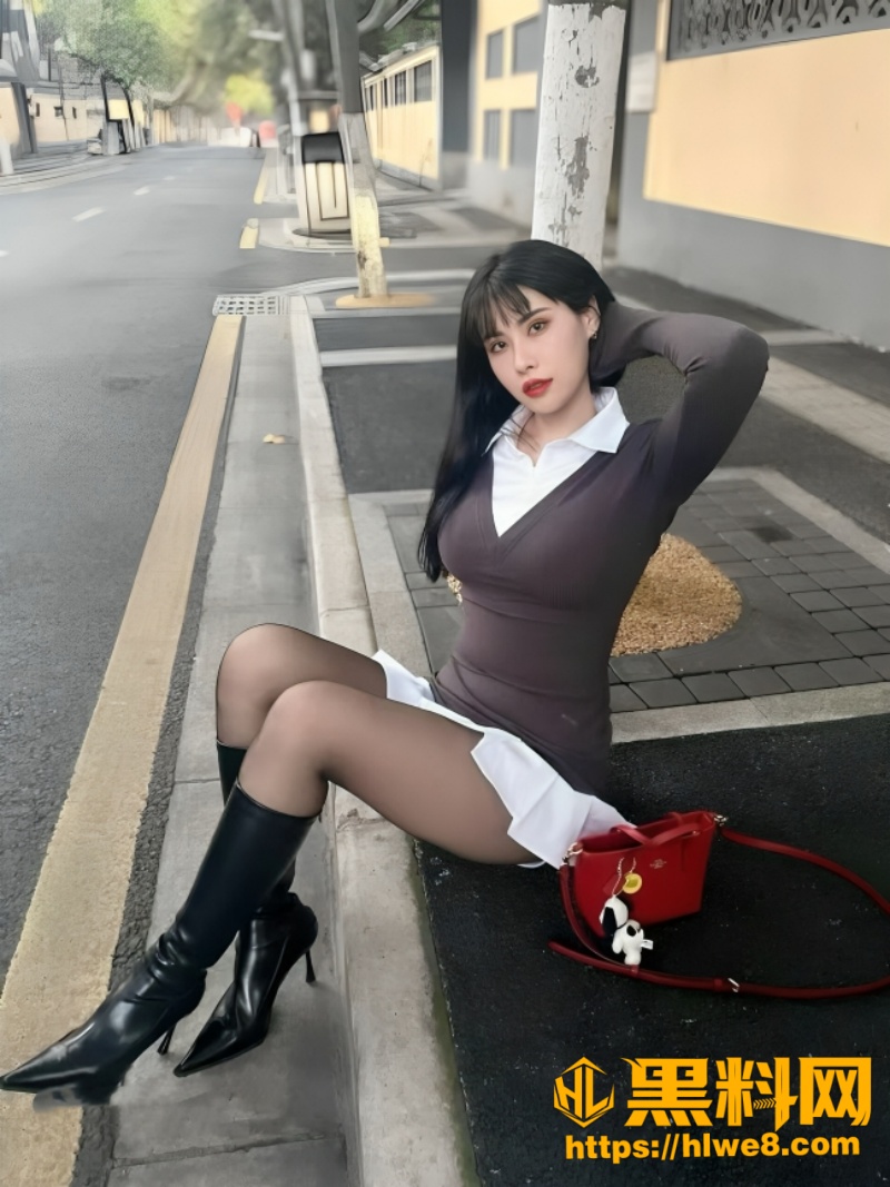 推特约啪大神 PiuPiuPiu 最新3P视频 瑜伽裤美女被嘴逼齐操前后夹击