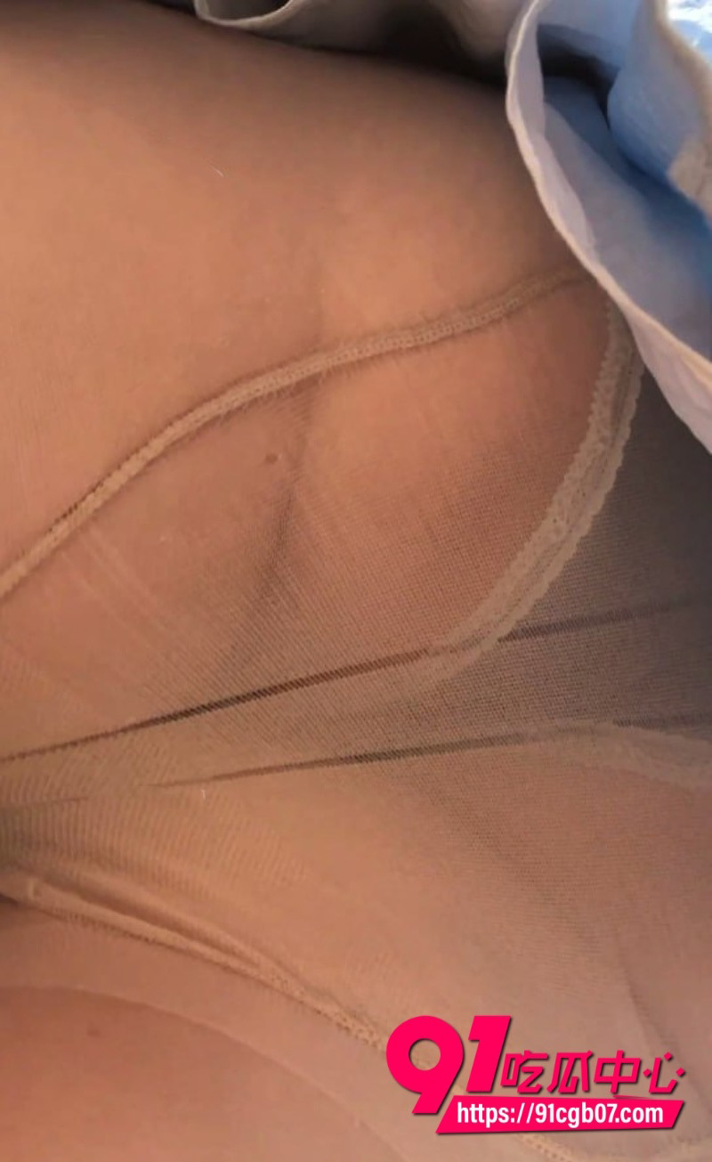 抄底偷拍 好利来服务员2